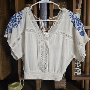 Self Esteem Embroidered White and Blue Women's Peasant Top Xs